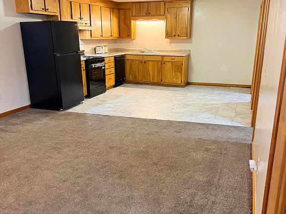 2nd image of 517 Chatham Hill Rd
