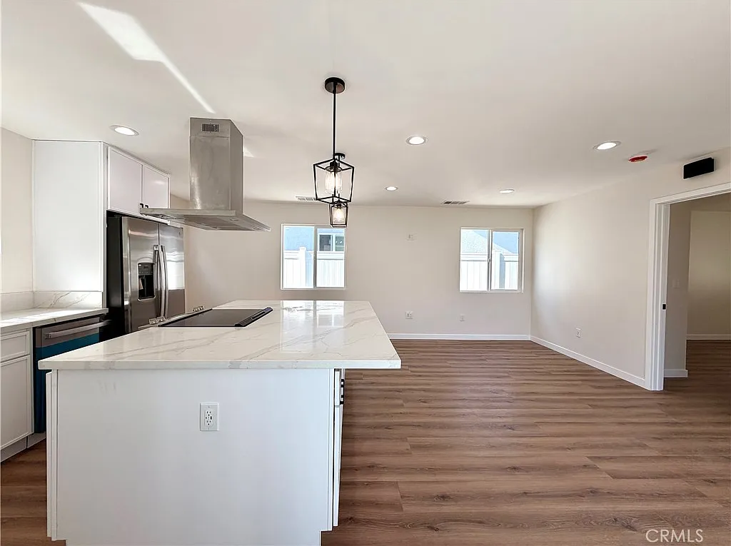 3 bed, 1148 sqft, $3,700 — Photo 4