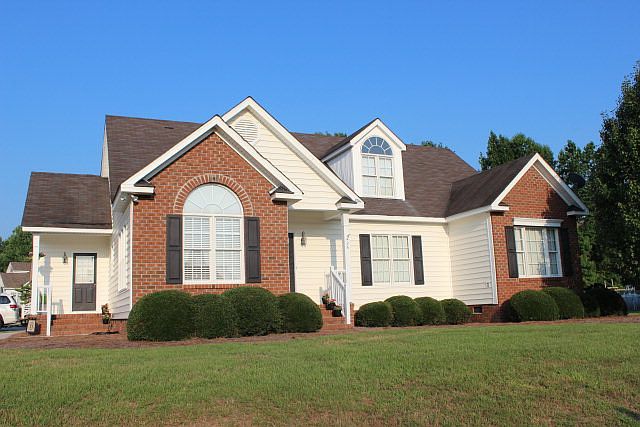 1st image of 426 Woodfield Dr