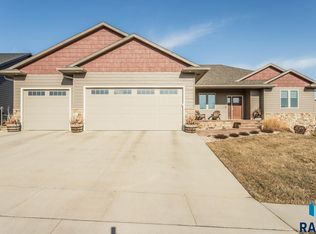 5908 W Whistler Ct, Sioux Falls, SD 57107