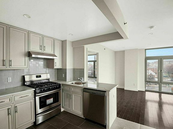 5th image of 69-28 Queens Blvd #6G