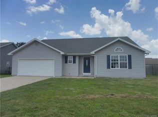 2335 Blueberry Ln, Lebanon, MO 65536