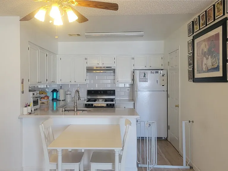 2140 Willowbury Dr #A — Photo 6