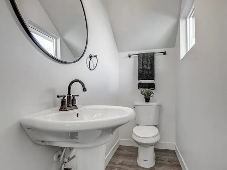 Versatile home in the heart of Phoenix — Photo 8