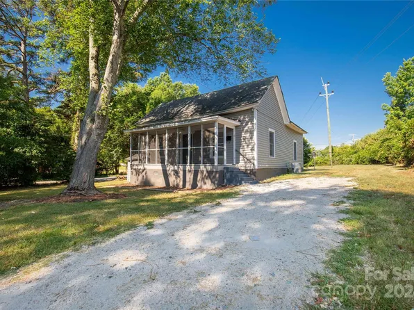 101 Fairview St #43, Clover, SC 29710