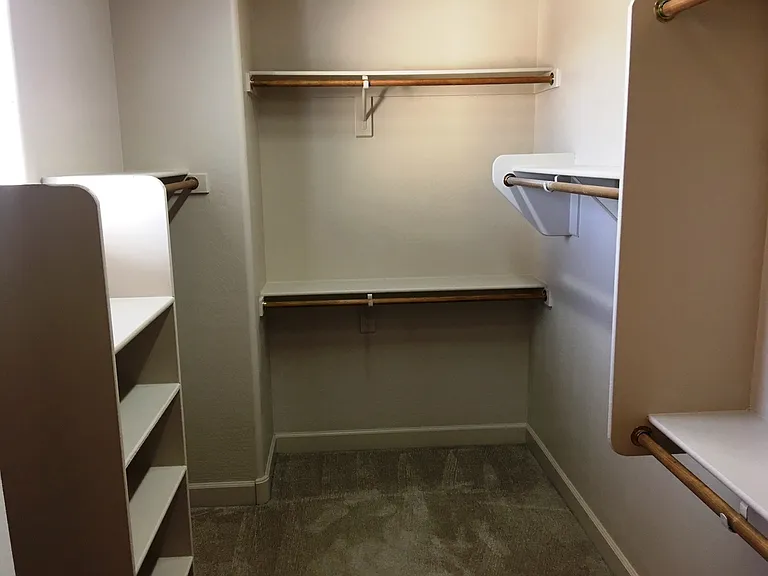 300 W Wisteria Pl — Photo 32