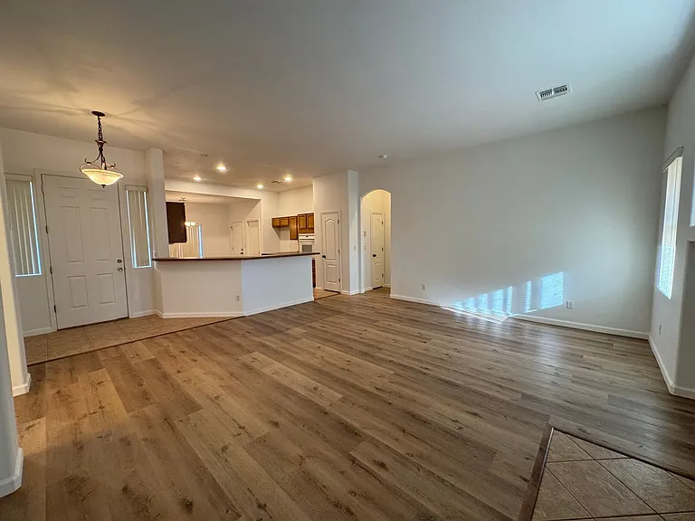 2772 Broadmoor Dr — Photo 4