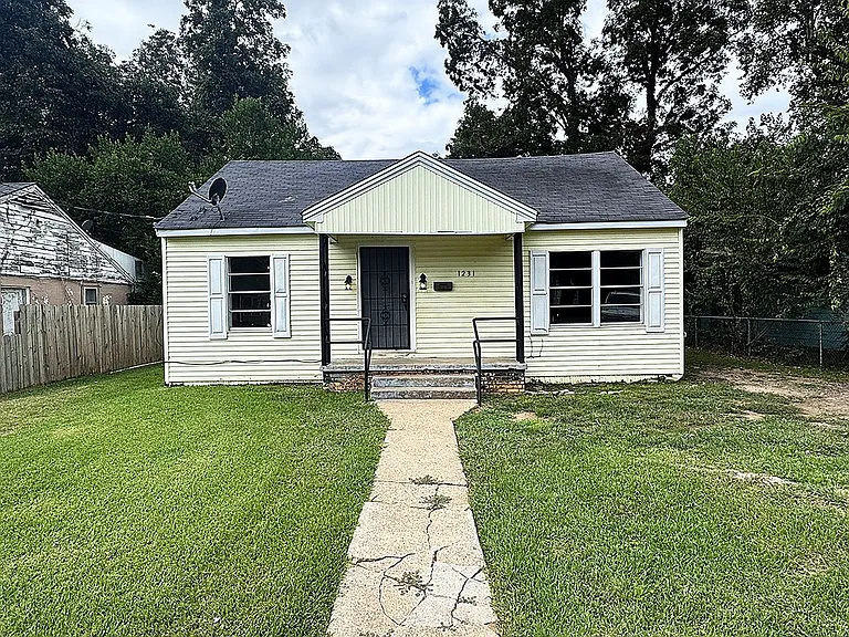 1231 Waller Ave — Photo 16