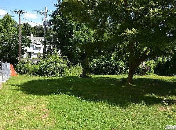 2nd image of 19 Burns Ave
