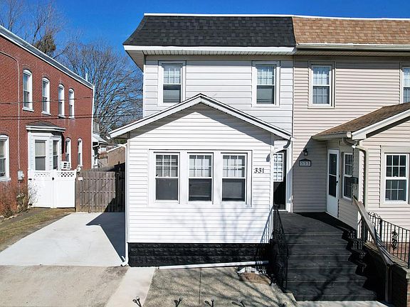 3rd image of 331 Sloan Ave
