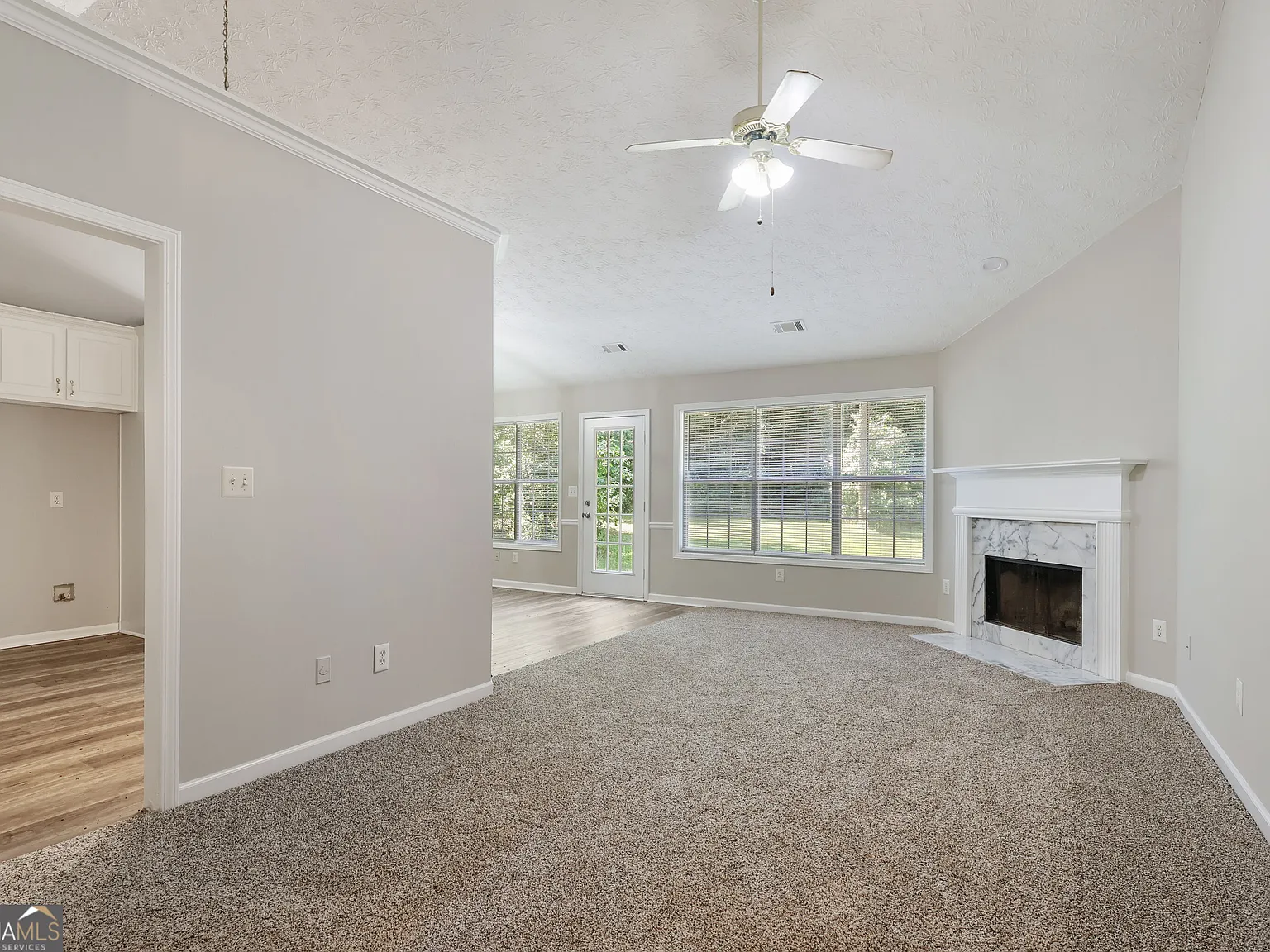 3 bed, 2.0 bath, 1636 sqft, $1,700 — Photo 2