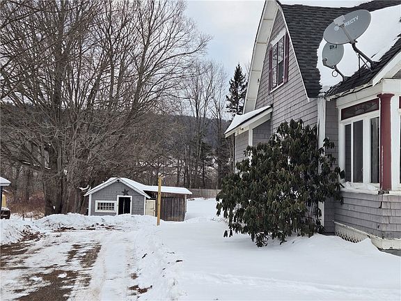 3rd image of 41 Whipple Rd