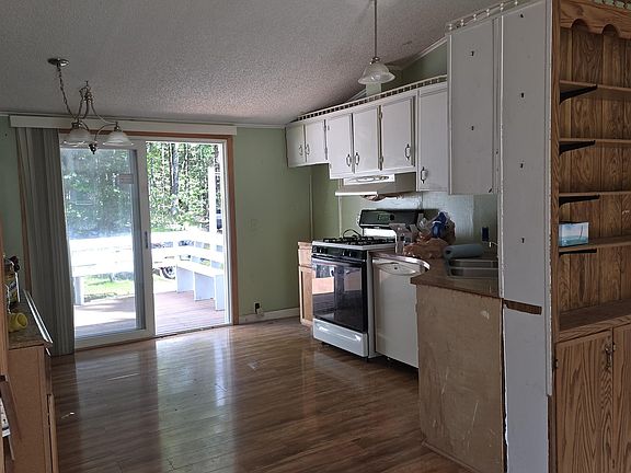 4th image of 39 Squire Ridge