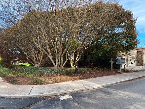 3rd image of 1841 Cherokee Bluff Dr
