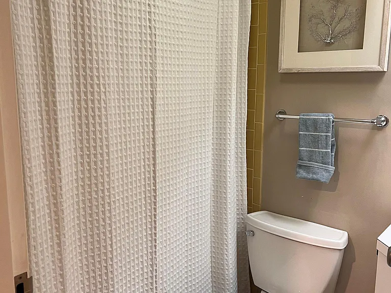 224 E Garden St #404 — Photo 6