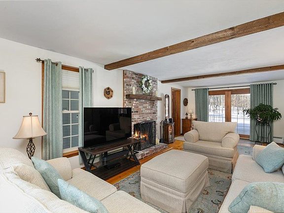 4th image of 34 Ballard Road