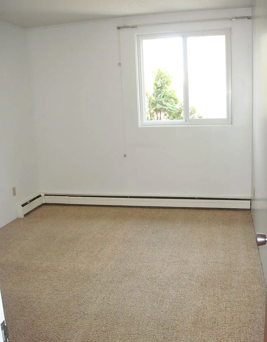 Sussex House Apartments — Photo 4