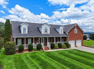1225 Legacy Bay Dr, Mooresburg, TN 37811