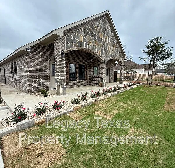 910 Fuller Ave #A — Photo 2