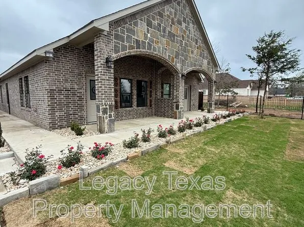 910 Fuller Ave, Cleburne, TX