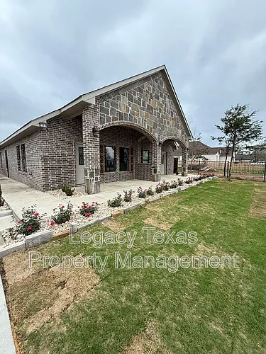 910 Fuller Ave Photo 1