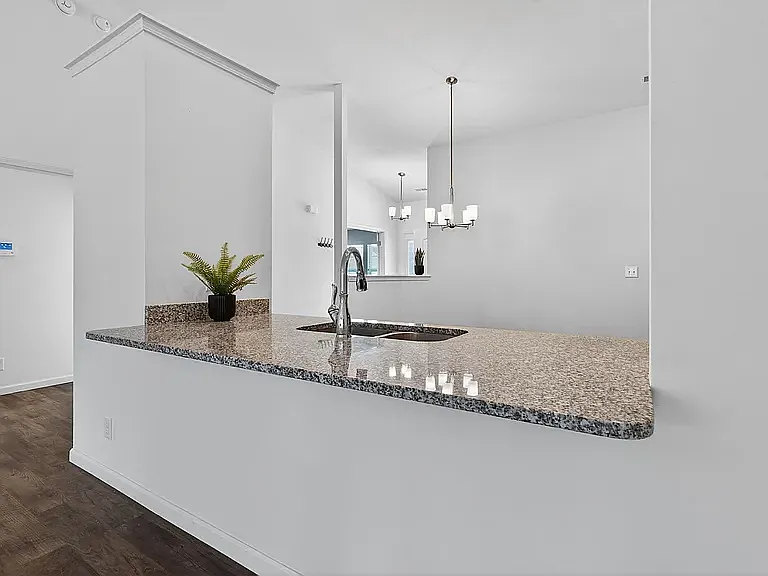 3272 Maitland Dr — Photo 16