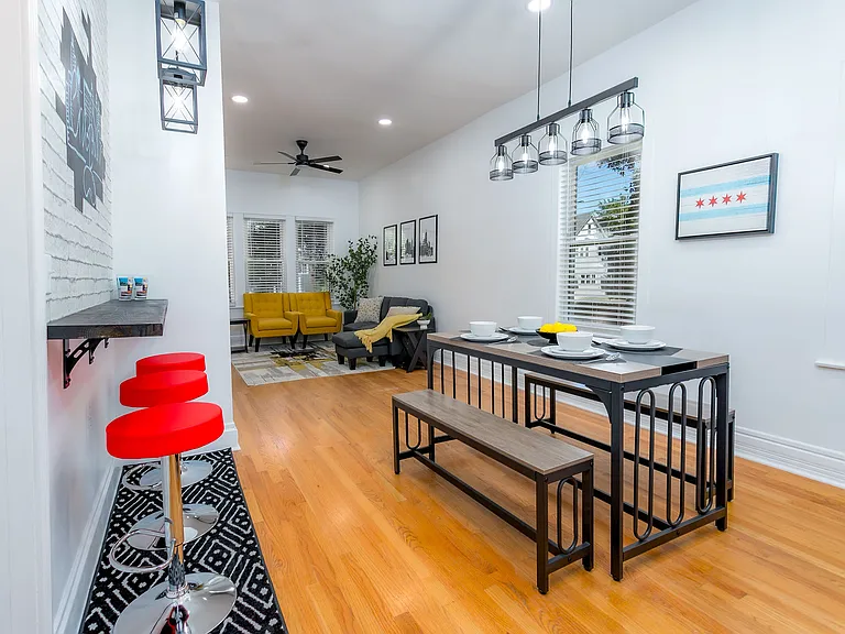 3123 N Southport Ave #1 — Photo 3