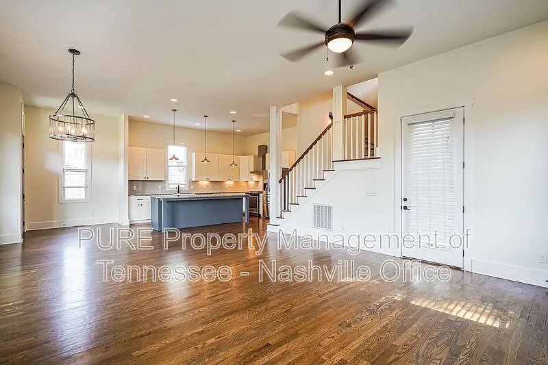 3 bed, 2.5 bath, 2450 sqft, $3,450 — Photo 4