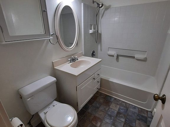 4th image of 299 Wilson St APT D
