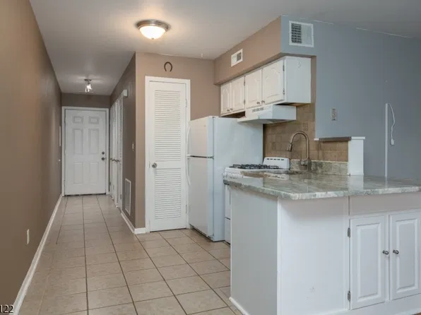 2 Alta Ct BLDG 2 #1, Vernon Twp., NJ 07462