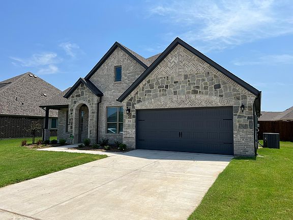 2nd image of 2132 Liriope Ln