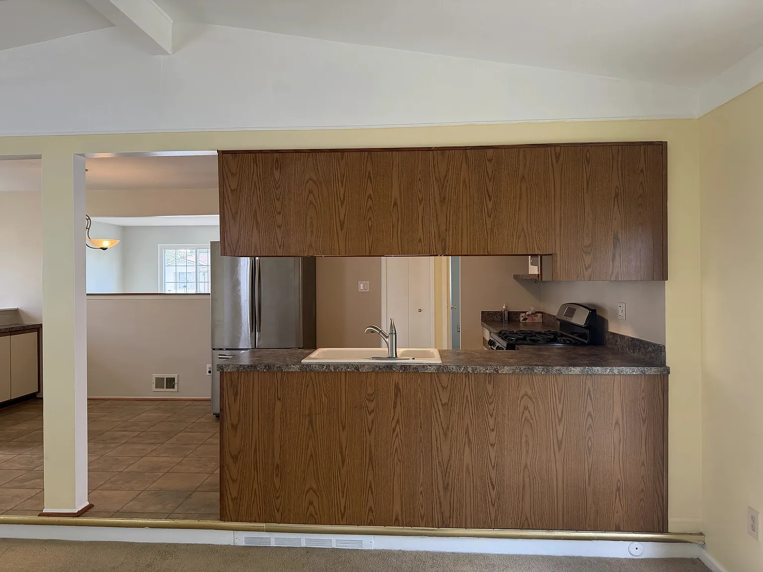 3 bed, 1793 sqft, $2,600 — Photo 4