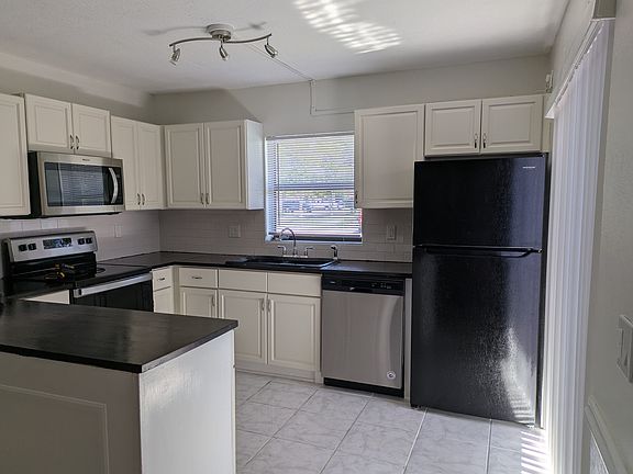 2nd image of 1440 N Lawnwood Cir APT 16D