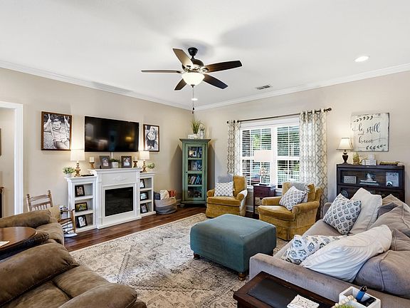 5th image of 124 Old English Rd.