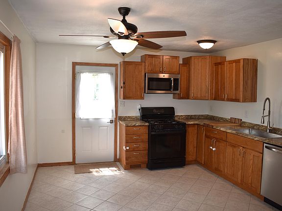 3rd image of 8660 Surfwood Dr