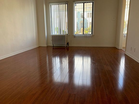 4th image of 801 Gramercy Dr APT 104