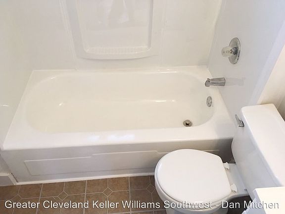 5th image of 10919 Sandusky Ave