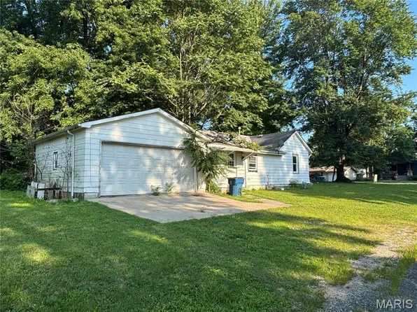 101 3rd Ave, Edwardsville, IL 62025