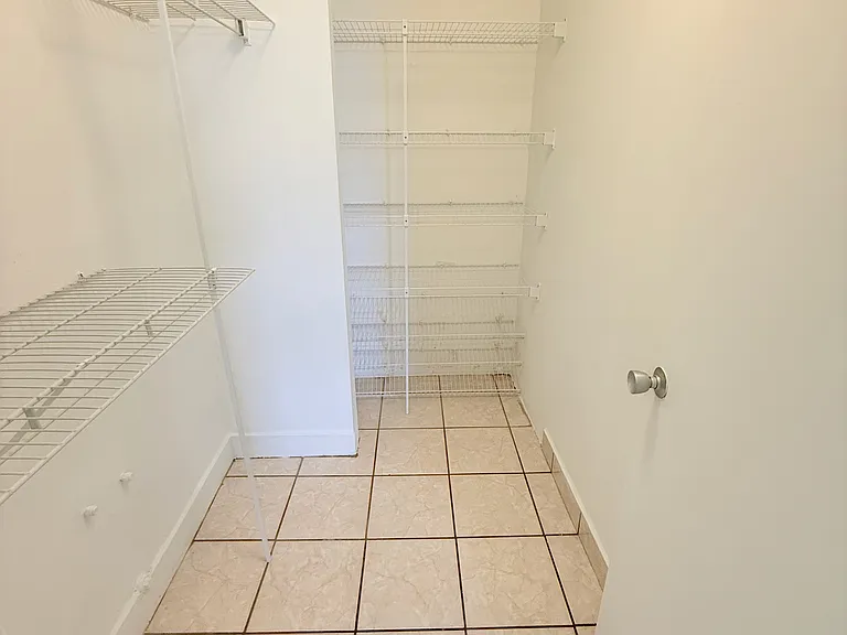 Laguna #6B — Photo 17