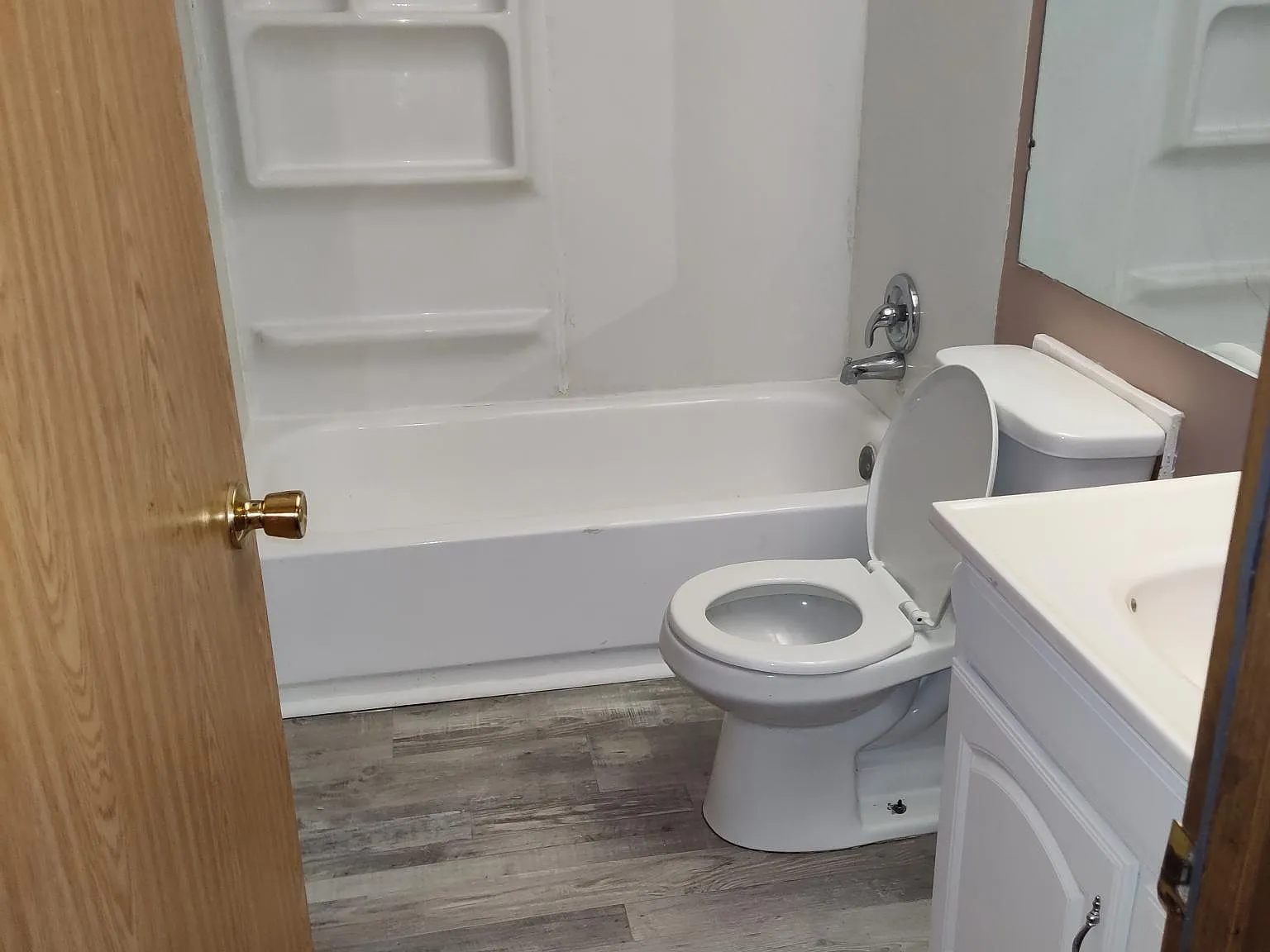 3 bed, $2,000 — Photo 4