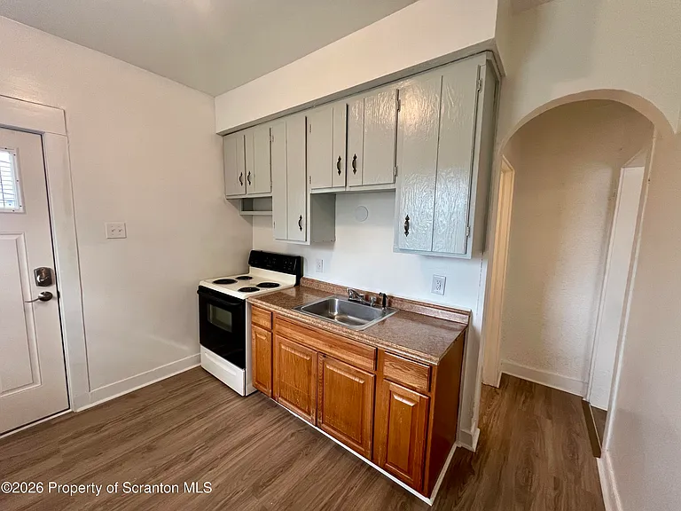 1405 Linden St — Photo 10
