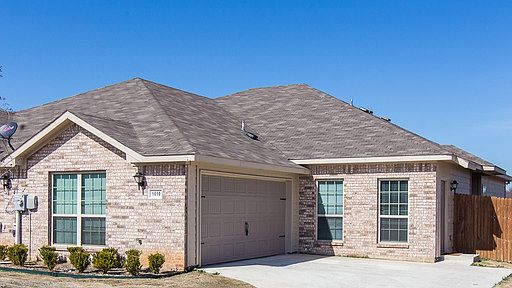 1st image of 1010 Newcastle Dr