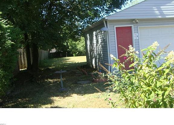4th image of 1928 Powell Ave