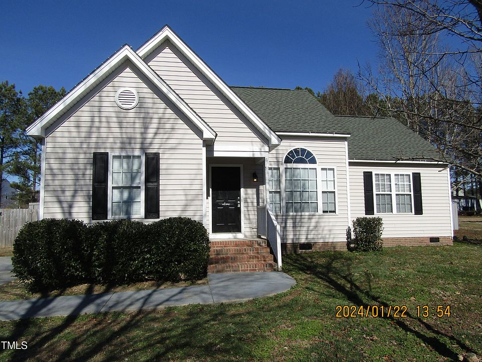1st image of 160 Cedarhurst Ln