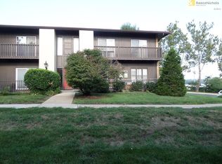 443 W 104th St APT D, Kansas City, MO 64114