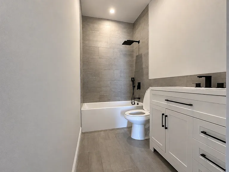 228 Sinclair Ave #1 — Photo 4