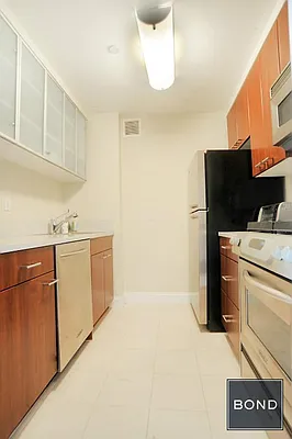 Rented by Bond New York | media 12