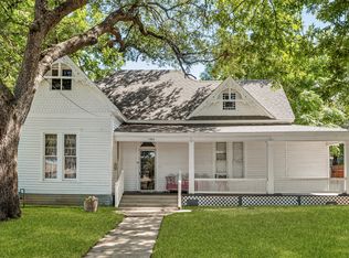 1404 W Main St, Waxahachie, TX 75165