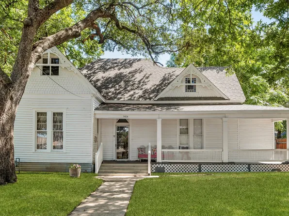 1404 W Main St, Waxahachie, TX 75165