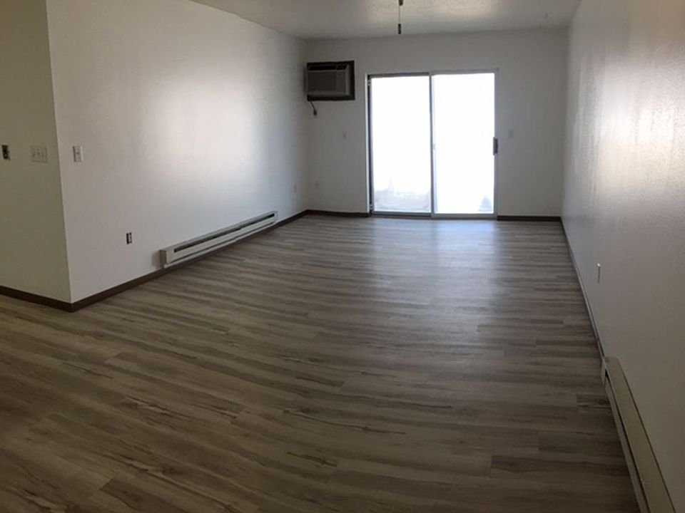 1st image of 916 13th Ave S #916.01